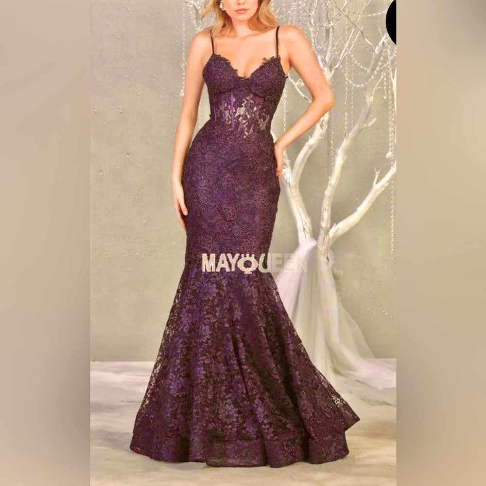 May Queen - RQ7865 Lace Appliqued V-Neck Trumpet Dress in eggplant color Sz 10